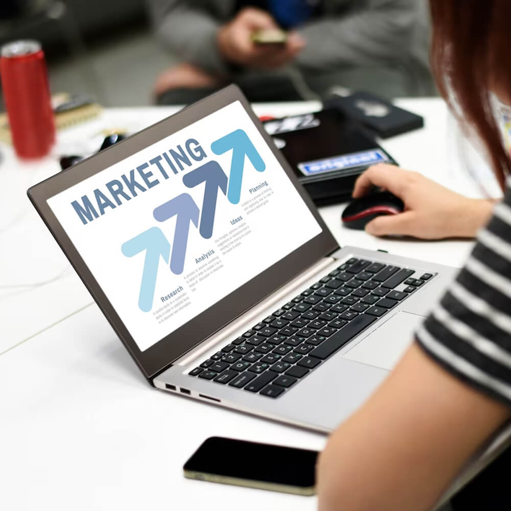 Moment -Marketing-Platform-img1 Moment -Marketing-Platform-img1